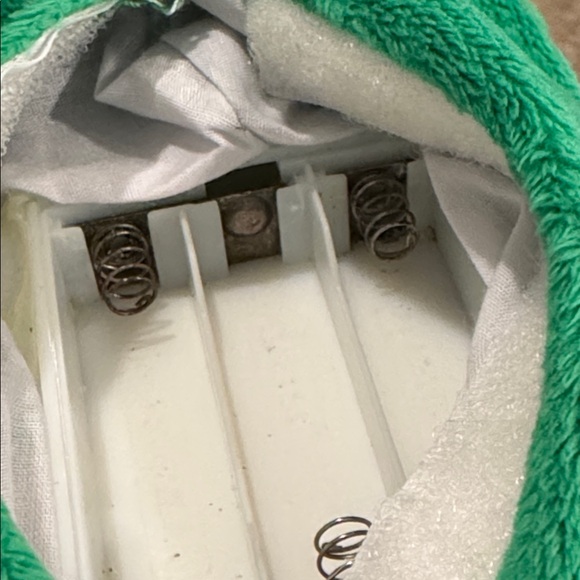 Sidesteppers | battery operated dinosaur | plays music & dances - Picture 5 of 6